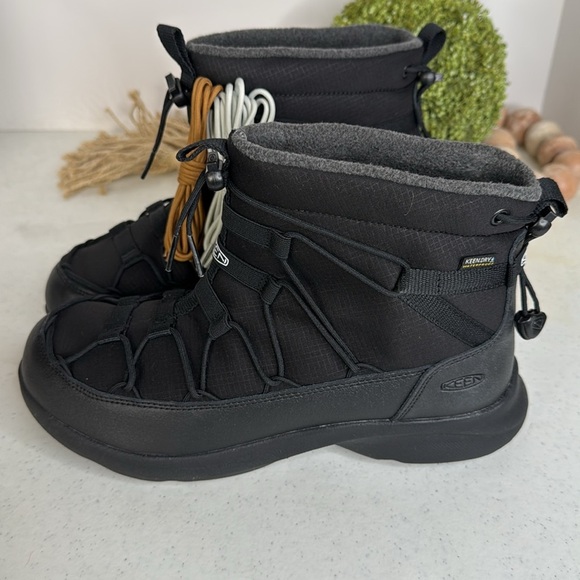 KEEN UNEEK SNK CHUKKA II WP W BLACK/BLACK Sz 9 - Picture 9 of 12